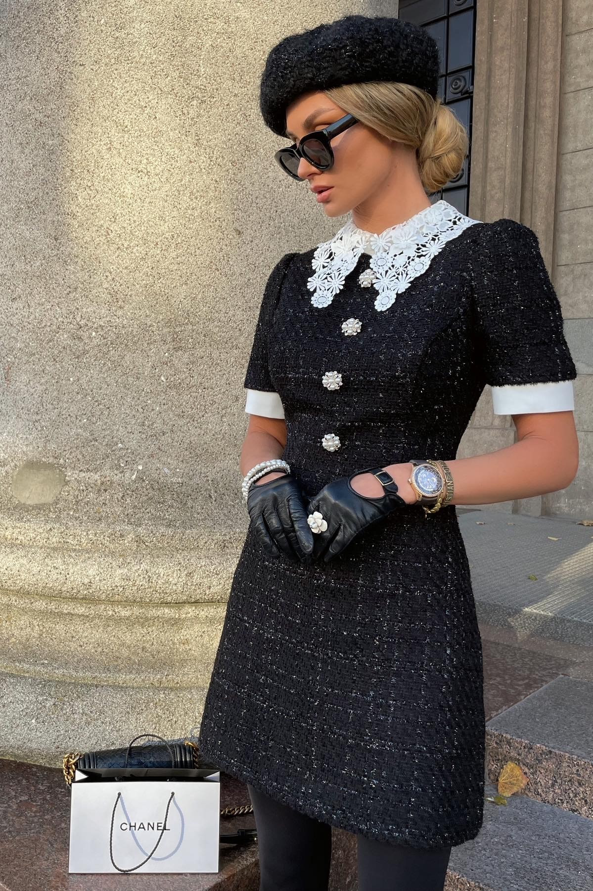147-1 Tweed short dress with lace collar