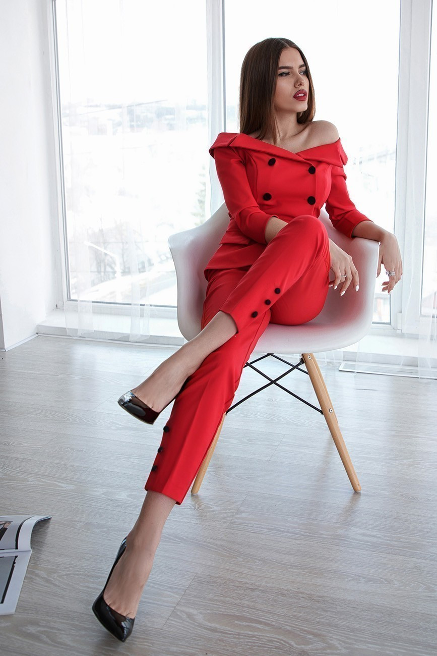 c57b8585-2 Suit with open shoulders on lining