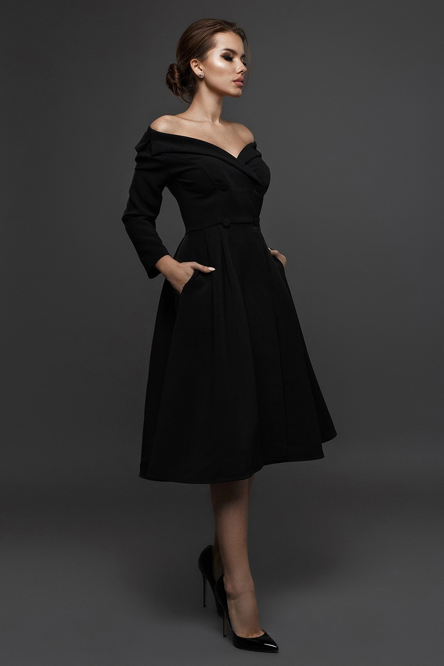c57b9021-2 Dress on a wrap with semi-open shoulders