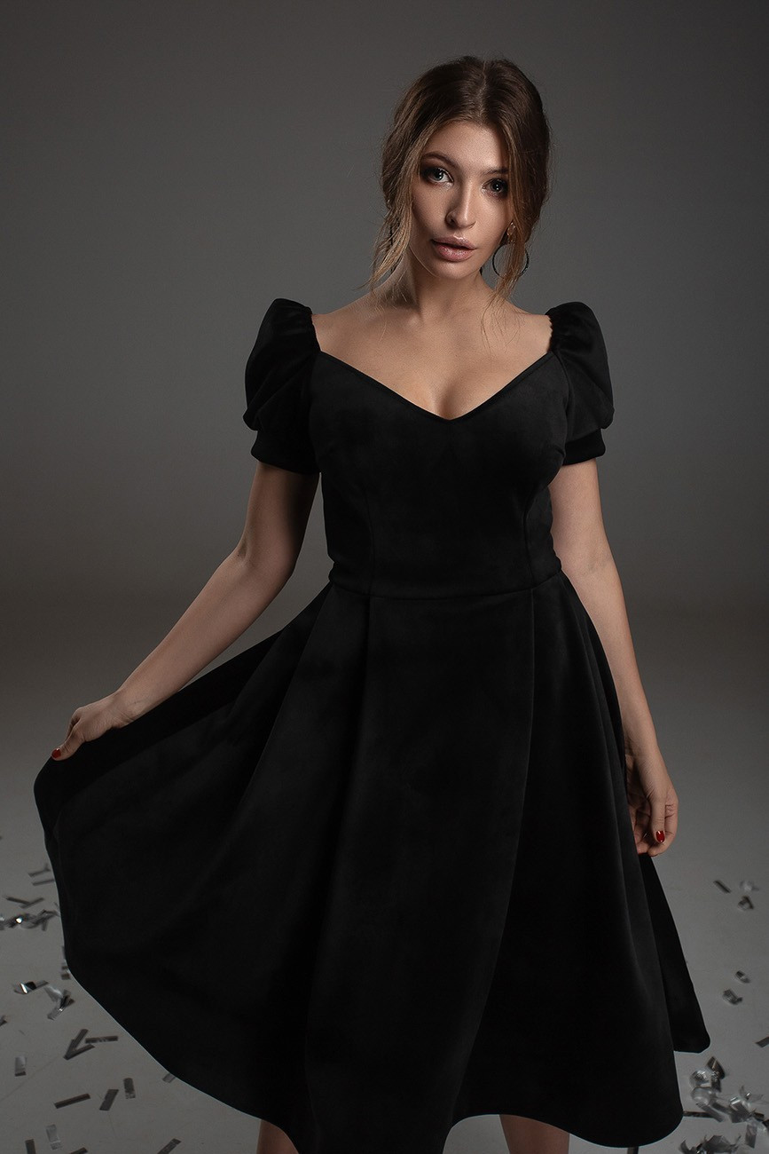 img-0638-2 Velvet dress with flashlight sleeves