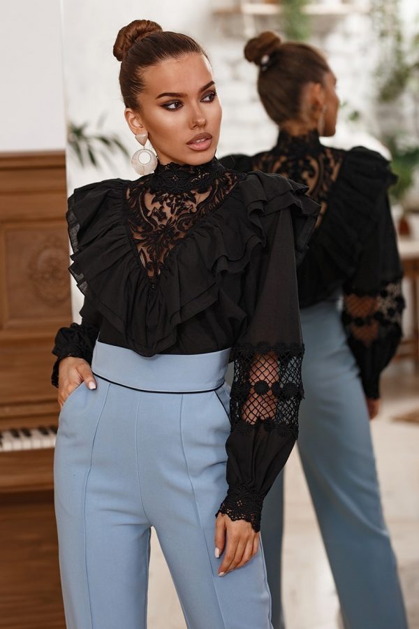 Cotton blouse with rims and lace