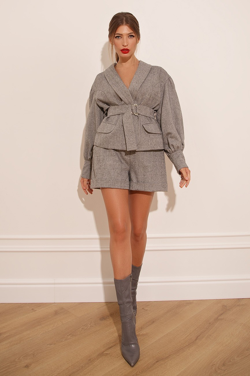 img-6895 Tweed off-the-shoulder suit with shorts