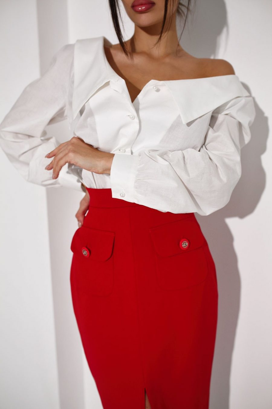 Хлопковая рубашка с открытыми плечами