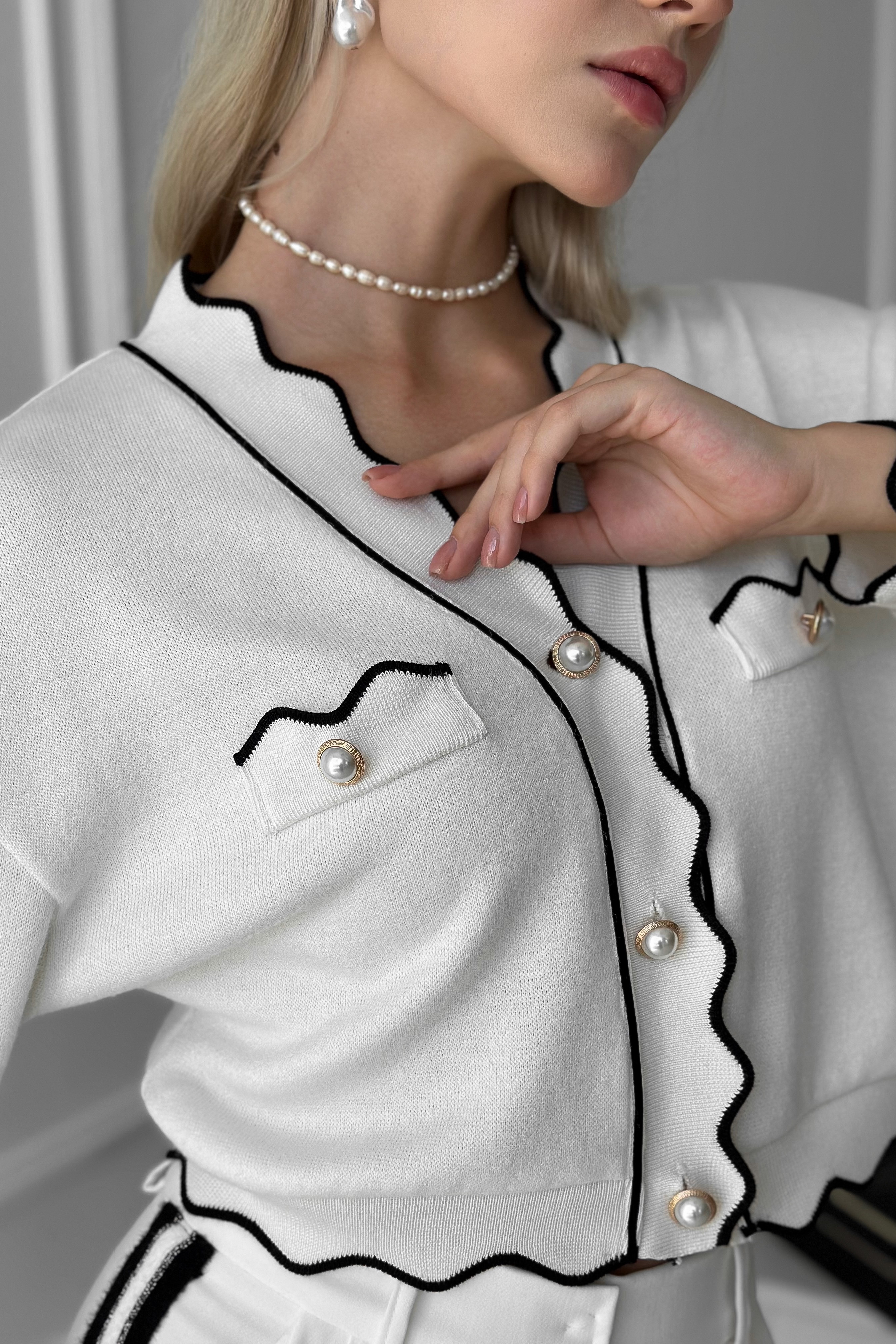 IMG_0001-2 Knitted Crop Cardigan with Wavy Trim