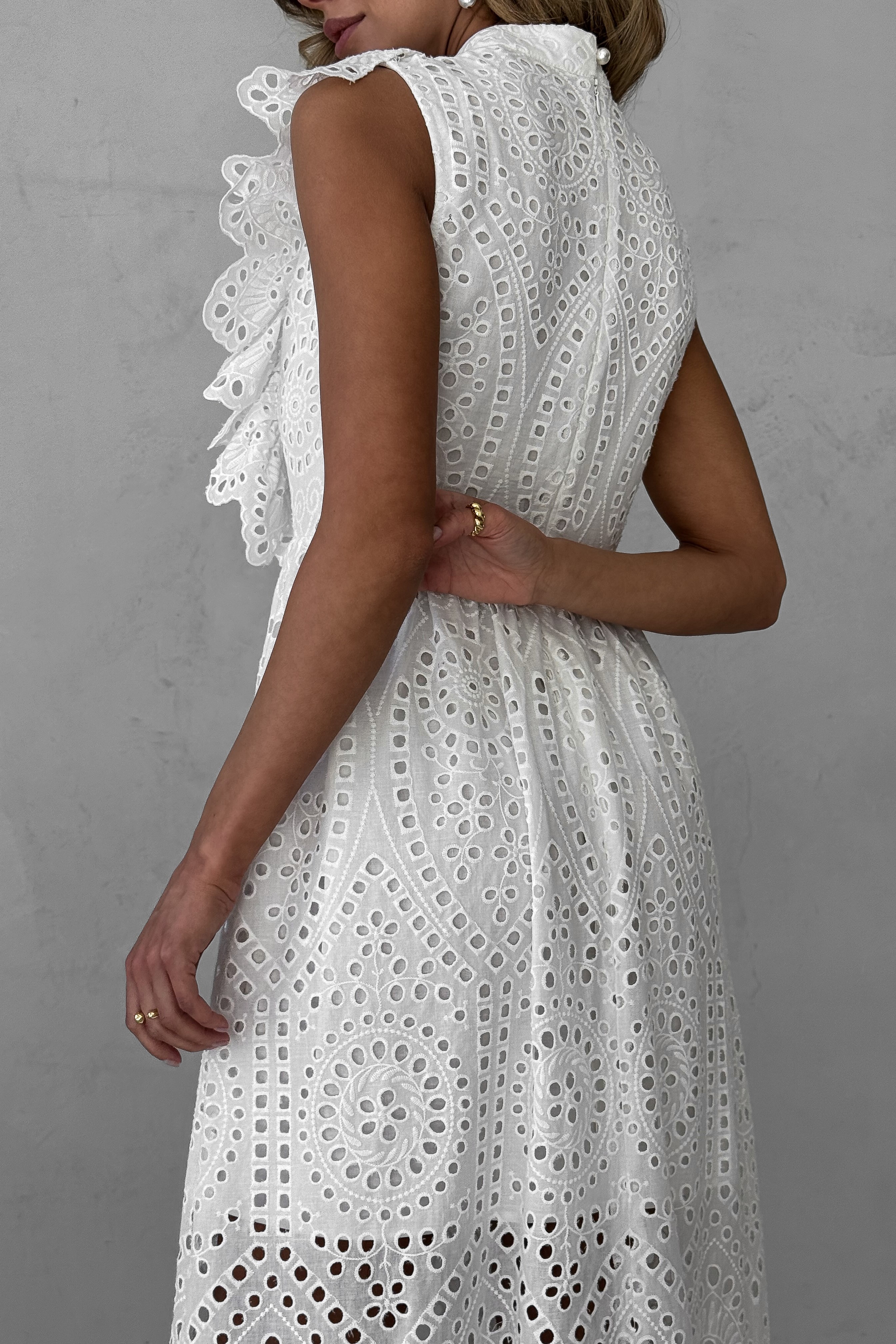 IMG_8193-2 Хлопковое платье из прошвы с жабо и с бархатной лентой