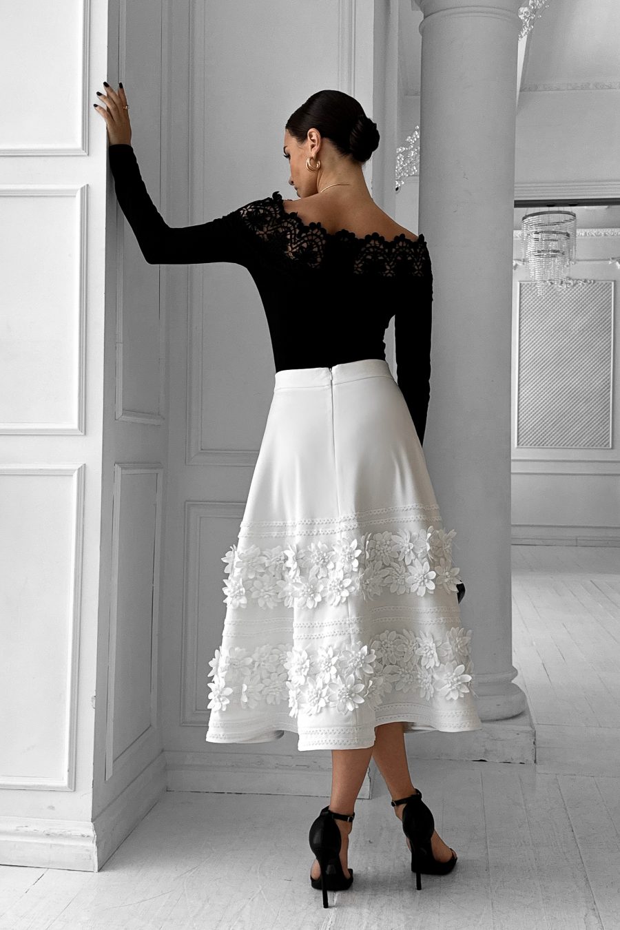 Knitted cotton bodysuit with lace, off-shoulder