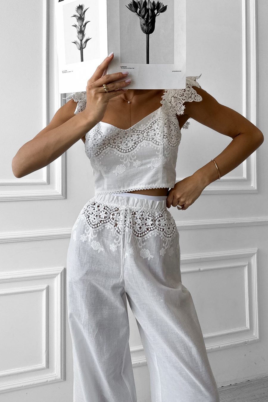 Top in cambric with Roman embroidery, with wings