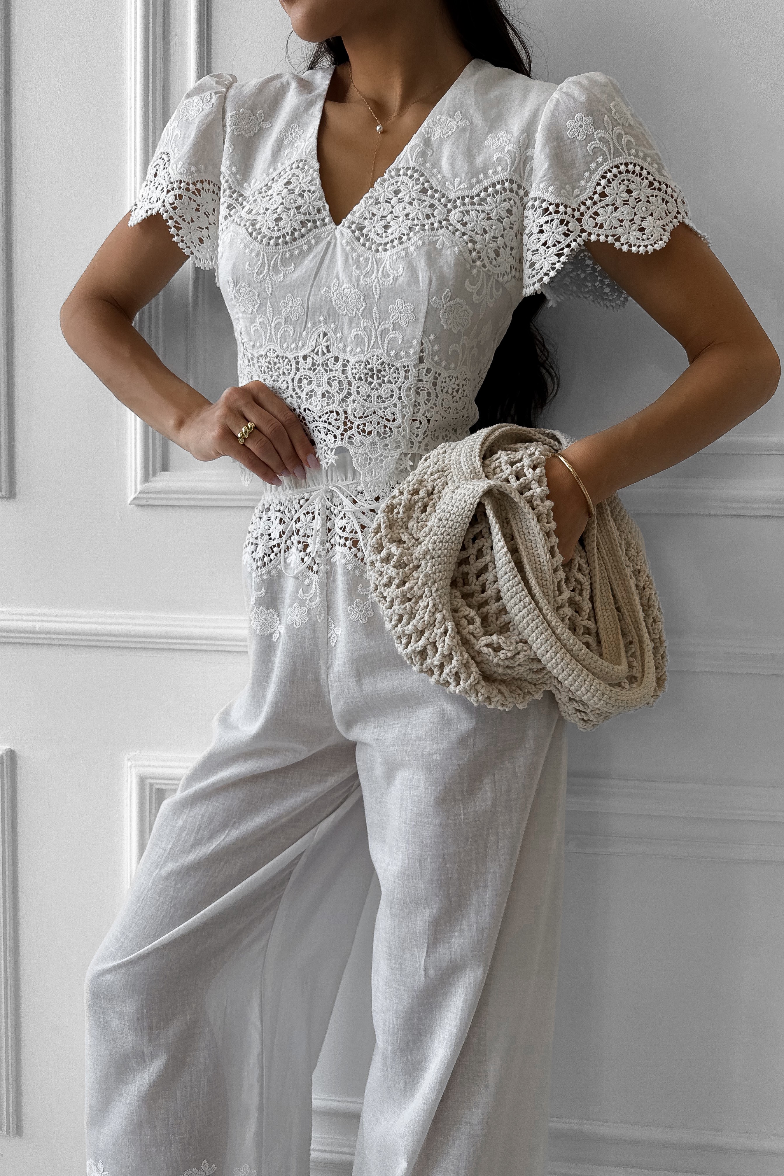 IMG_6974-2 Top in cambric with Roman embroidery, sharp neckline