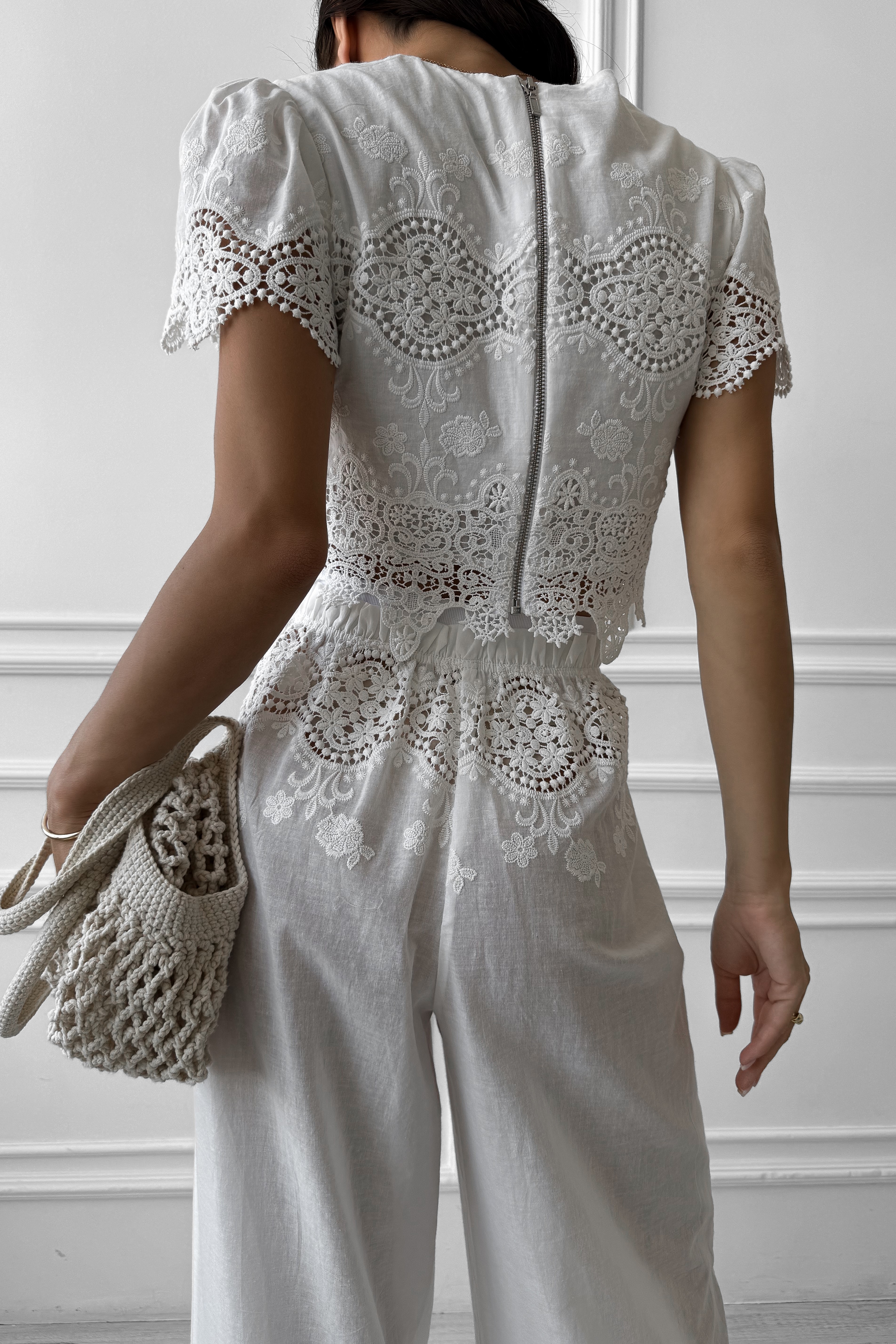 IMG_6975-2 Top in cambric with Roman embroidery, sharp neckline
