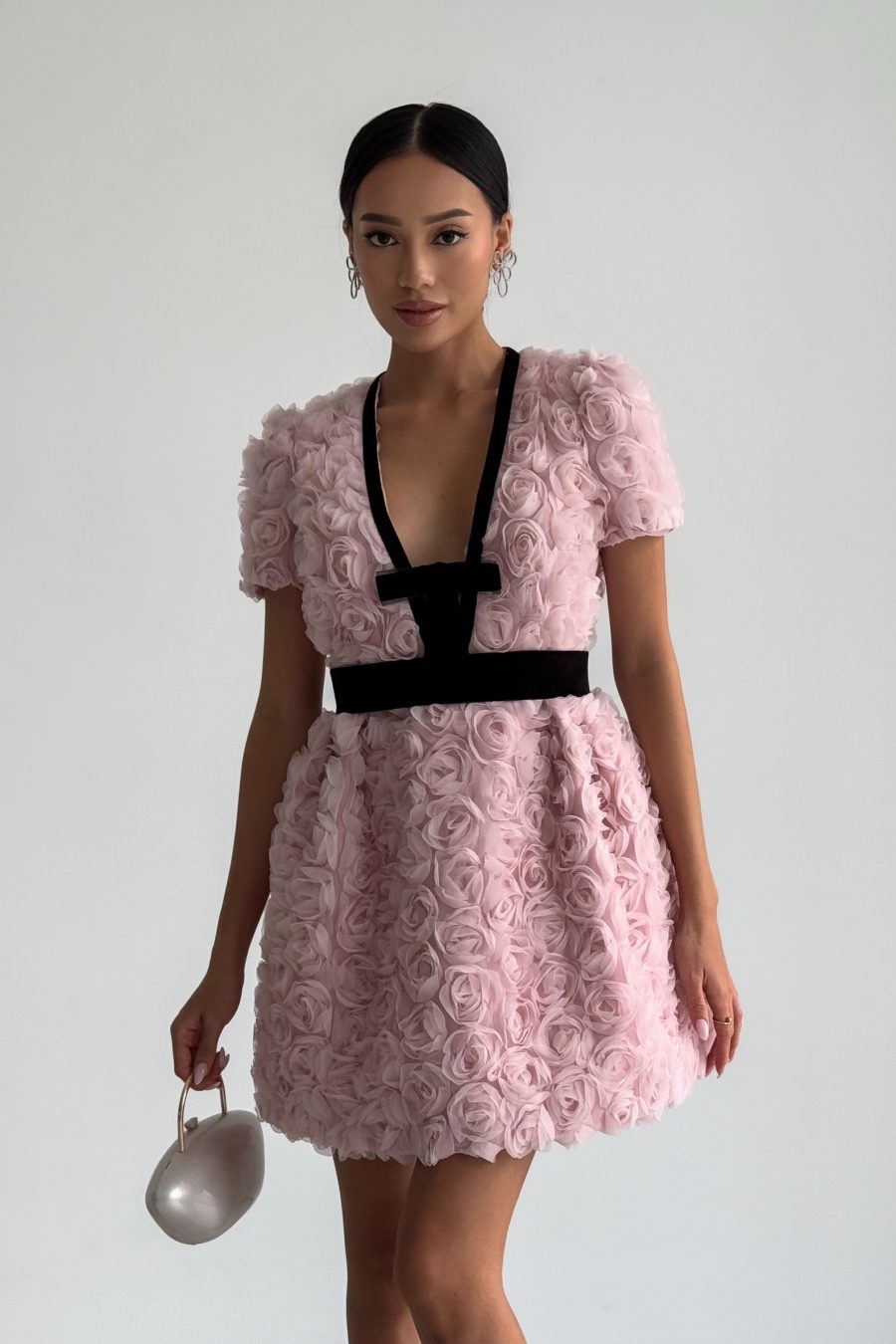 Short dress of Roses with velvet trim and belt