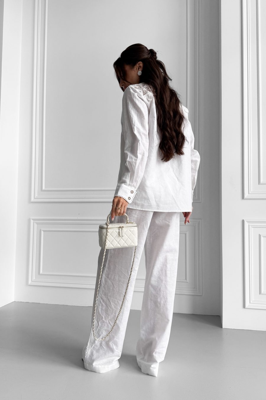 Linen straight long trousers with pockets, with beige piping