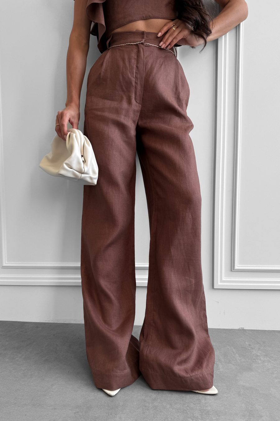 Linen straight long trousers with pockets, with beige piping