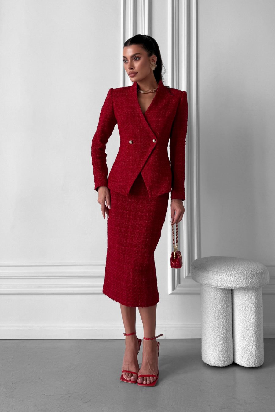 Elegant tweed two-piece suit: jacket and pencil skirt