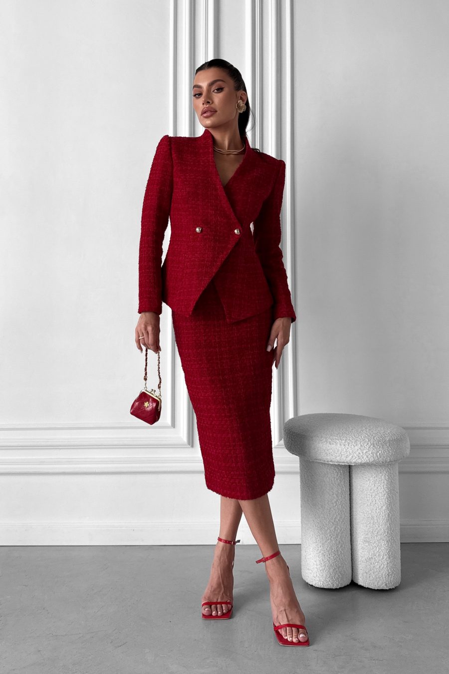 Elegant tweed two-piece suit: jacket and pencil skirt
