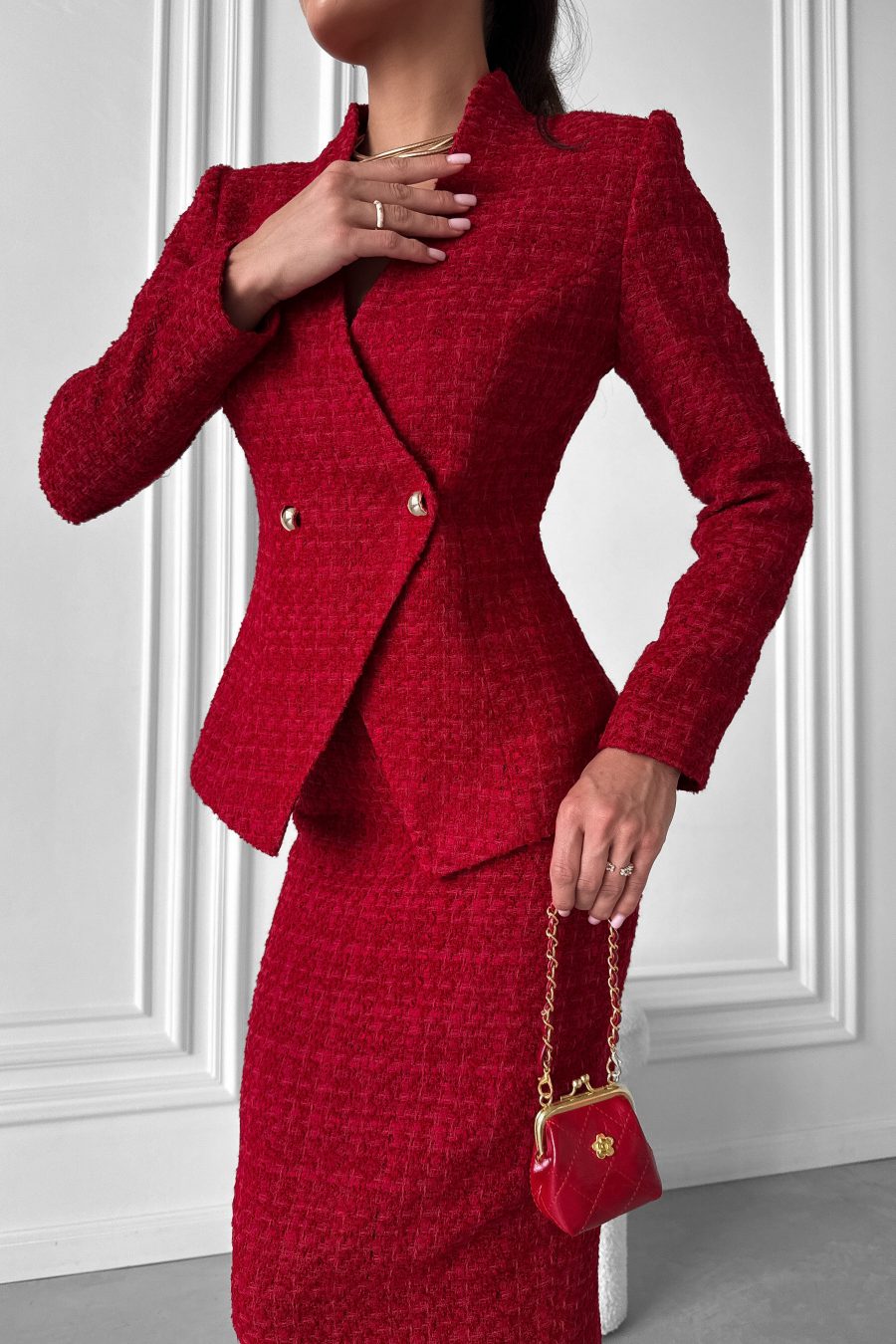 Elegant tweed two-piece suit: jacket and pencil skirt