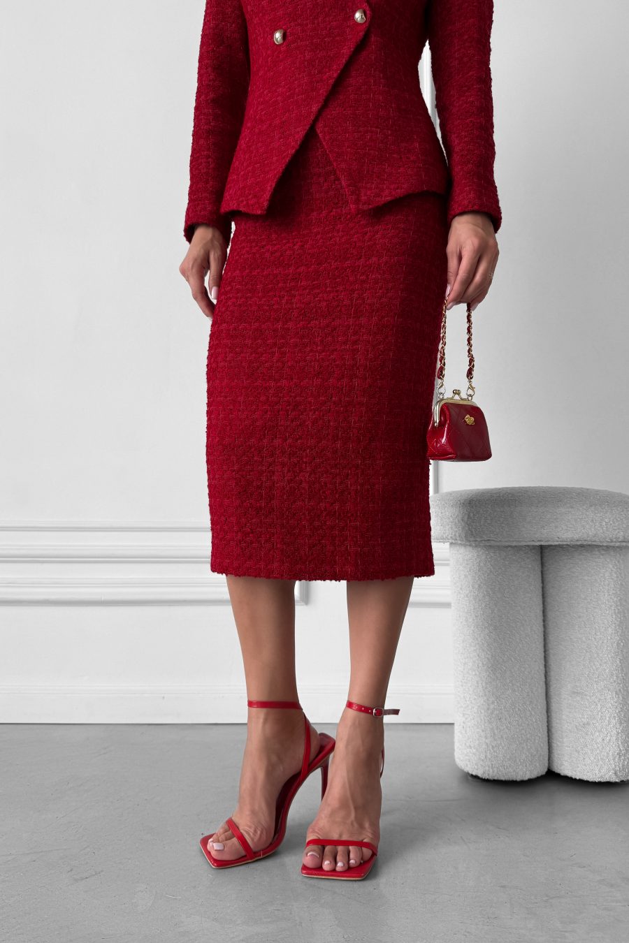 Elegant tweed two-piece suit: jacket and pencil skirt